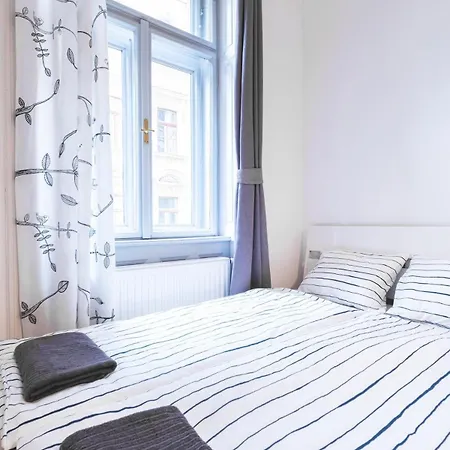 Downtown Palace District 3br Urban Retreat