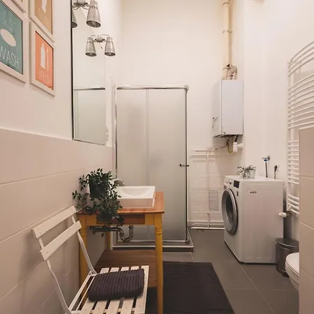 Downtown Palace District 3br Urban Retreat 아파트 *