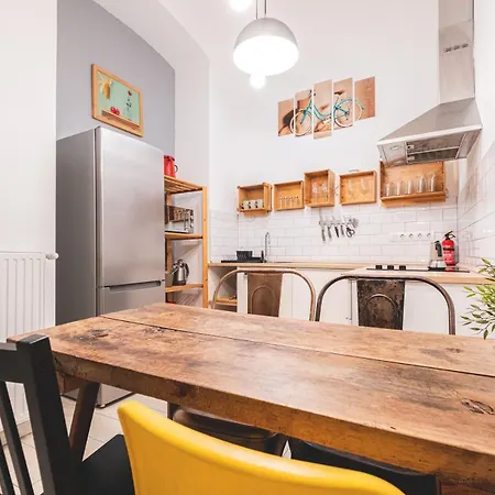 Downtown Palace District 3br Urban Retreat *