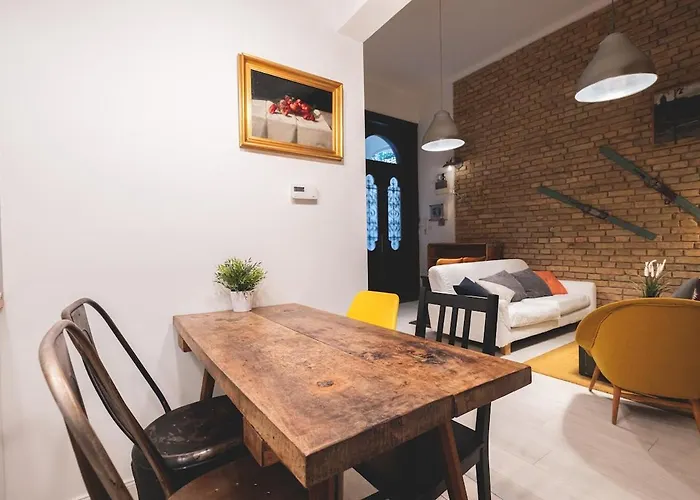 Downtown Palace District 3br Urban Retreat Lejlighed *