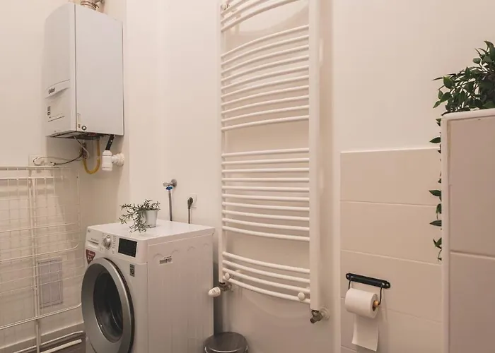 Downtown Palace District 3br Urban Retreat Lejlighed *