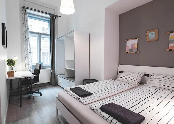 Lejlighed Downtown Palace District 3br Urban Retreat *