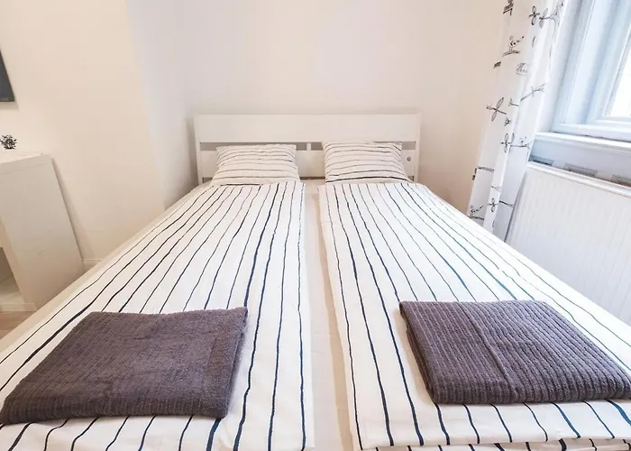Lejlighed Downtown Palace District 3br Urban Retreat *