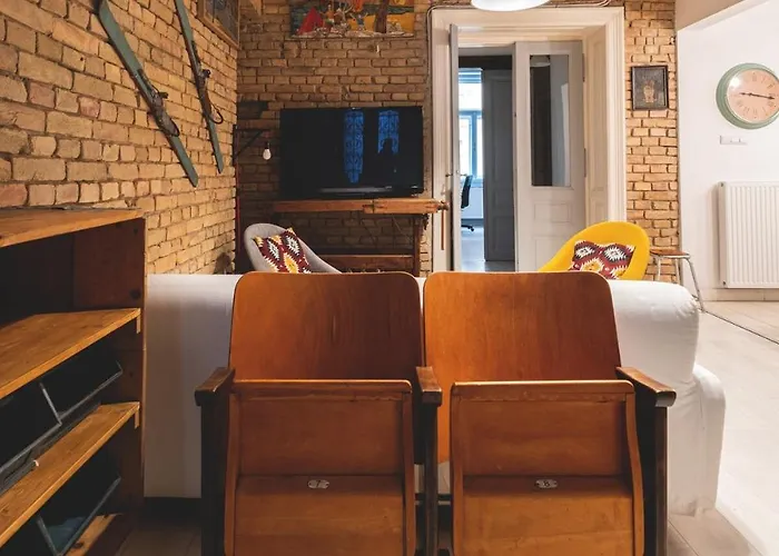 Downtown Palace District 3br Urban Retreat *