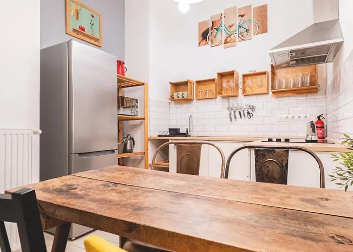Downtown Palace District 3br Urban Retreat *