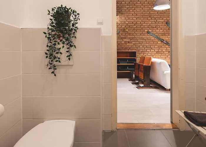 Downtown Palace District 3br Urban Retreat *