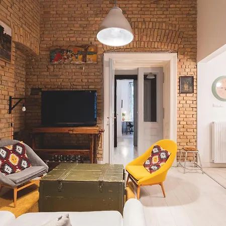 Daire Downtown Palace District 3br Urban Retreat