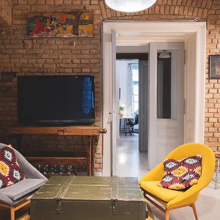 Daire Downtown Palace District 3br Urban Retreat